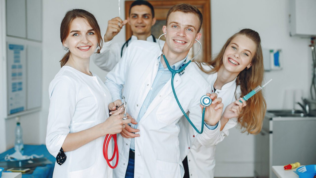 Residência médica é obrigatória? Saiba a resposta e entenda os caminhos