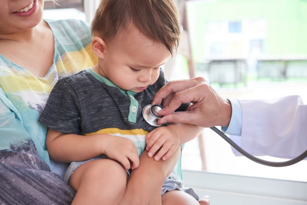 A Medicina Intensiva Pediátrica é uma especialidade médica destinada ao trabalho em Unidades de Terapia Intensiva (UTI) para saúde infantil.