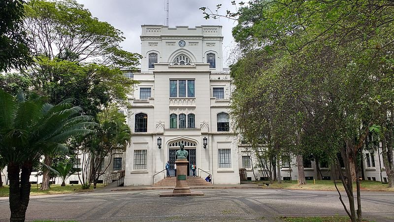 Sai o edital de Residência Médica da USP 2021, na foto o prédio da faculdade de medicina