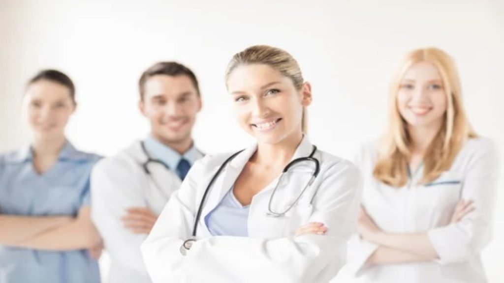 O edital da prova de Residência Médica SUS - SP 2022 ainda não foi divulgado pela Instituição, mas deve sair em breve. Se você tem interesse em um dos principais e mais concorridos concursos de residência do país, é melhor ir se preparando.