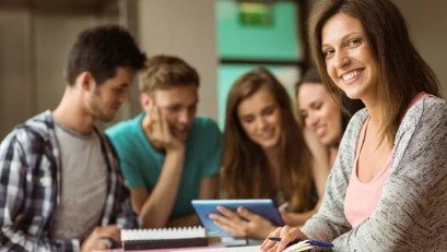 estudantes se preparam para provas de residência médica