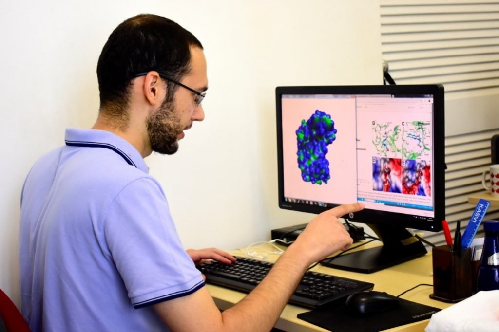 Nanopartículas provovam suicídio de células cancerosas