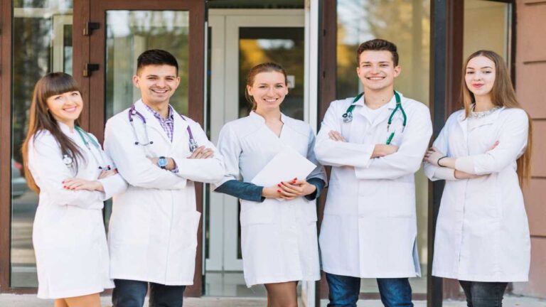 Residência Médica: provas, especialidades, bolsas e duração