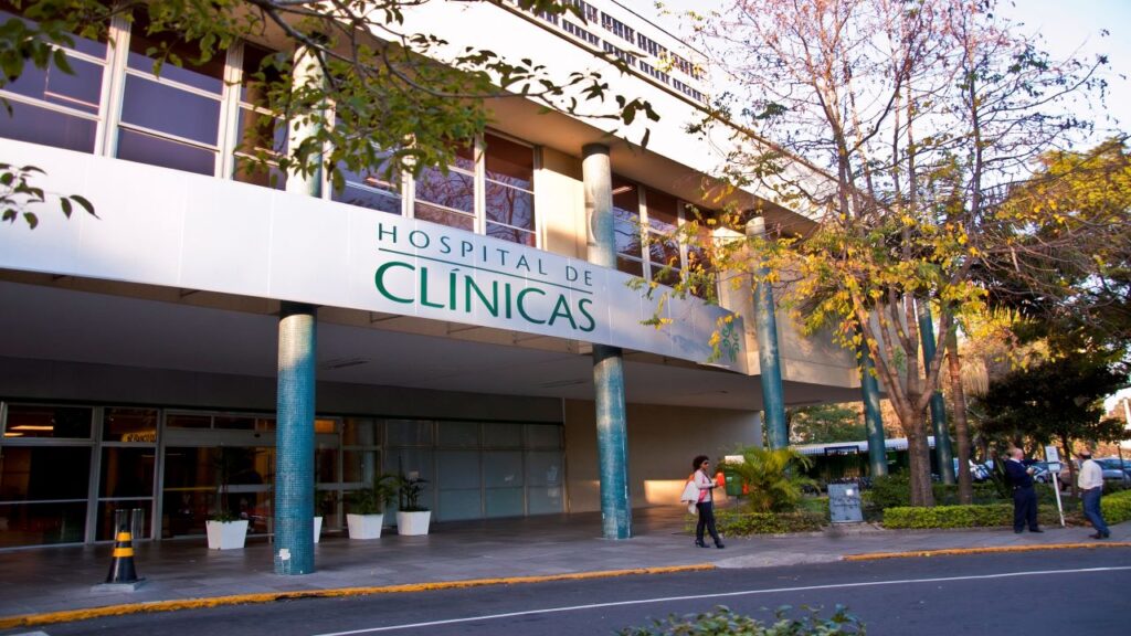 Fachada do Hospital das Clínicas de Porto Alegre